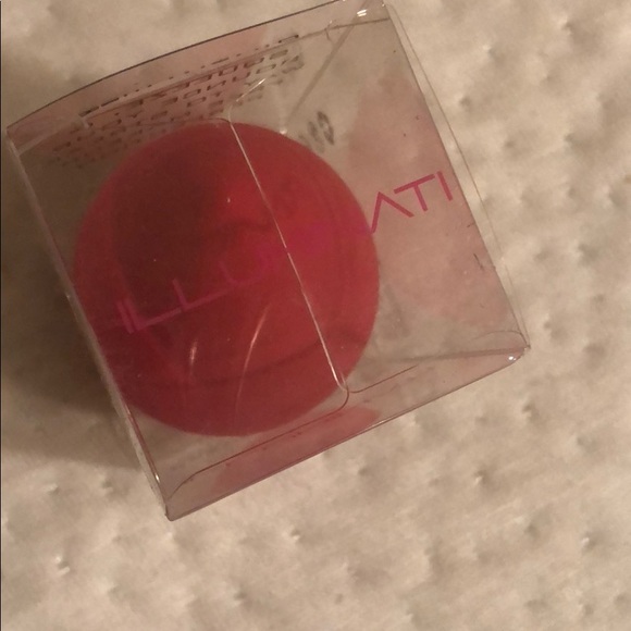 Illuminati Makeup Sponge! - Picture 6 of 10